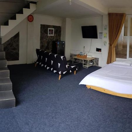 D'Journey Hotel Lembang Extérieur photo