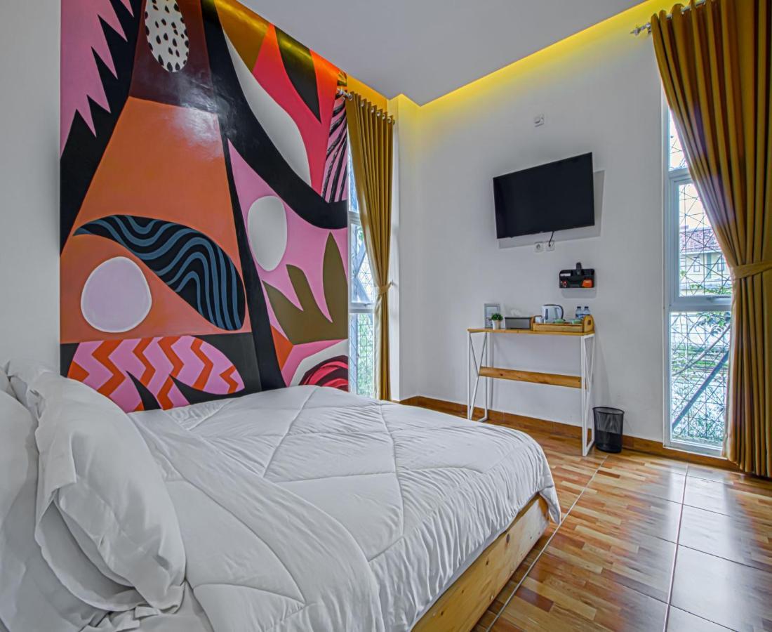 D'Journey Hotel Lembang Extérieur photo