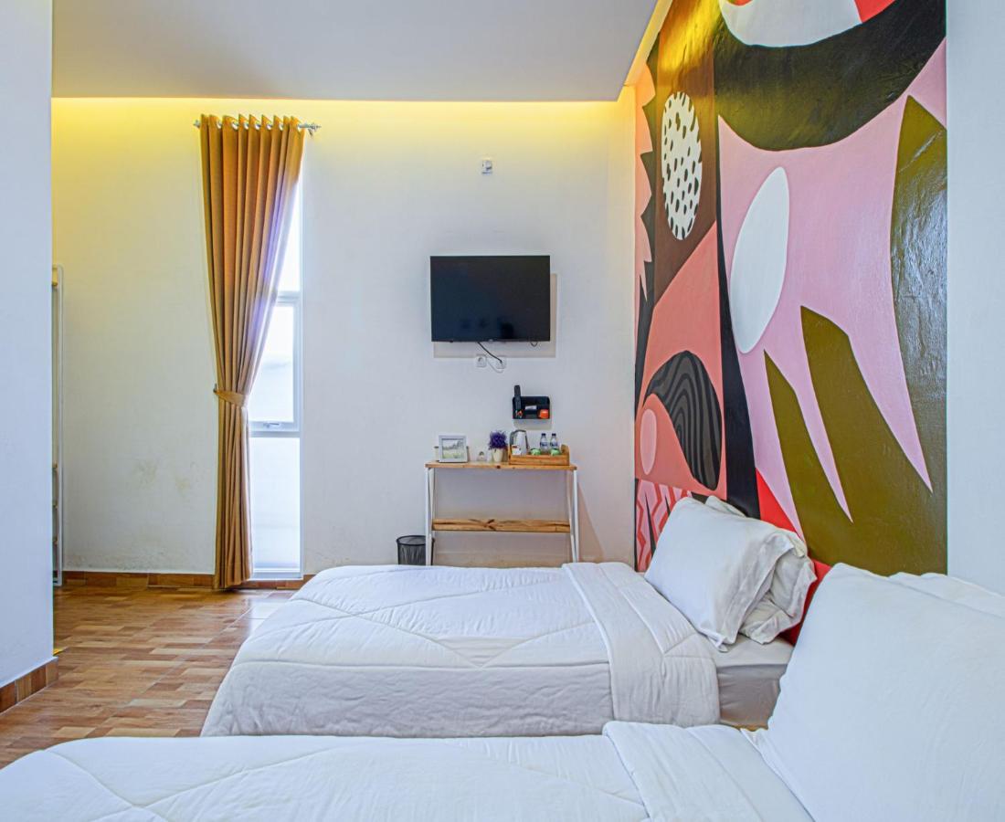 D'Journey Hotel Lembang Extérieur photo