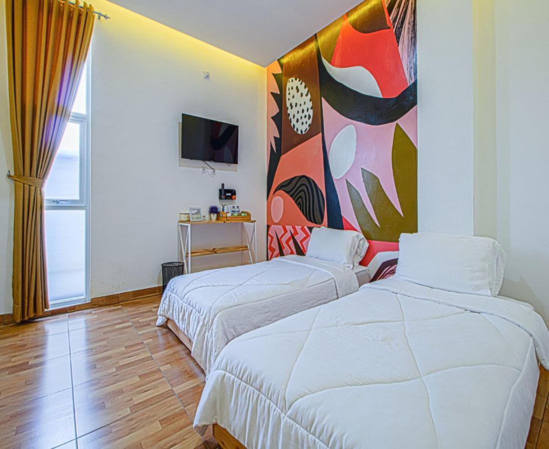 D'Journey Hotel Lembang Extérieur photo