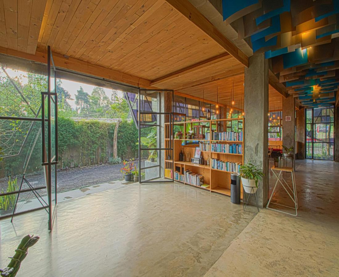 D'Journey Hotel Lembang Extérieur photo