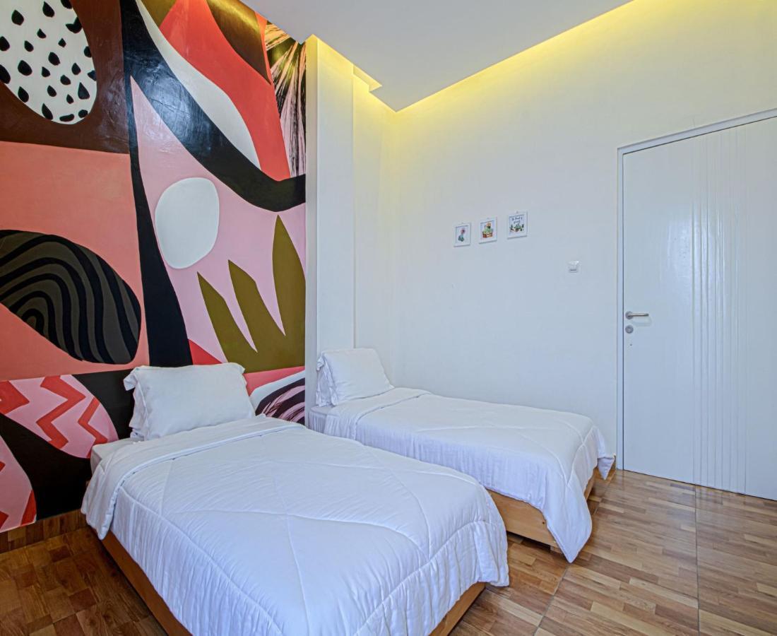 D'Journey Hotel Lembang Extérieur photo
