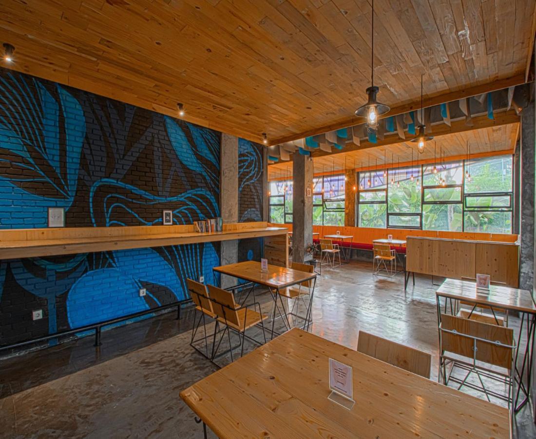 D'Journey Hotel Lembang Extérieur photo