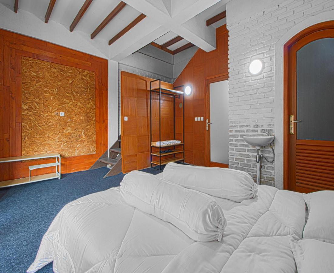 D'Journey Hotel Lembang Extérieur photo