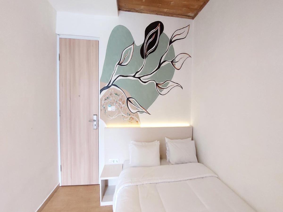 D'Journey Hotel Lembang Extérieur photo
