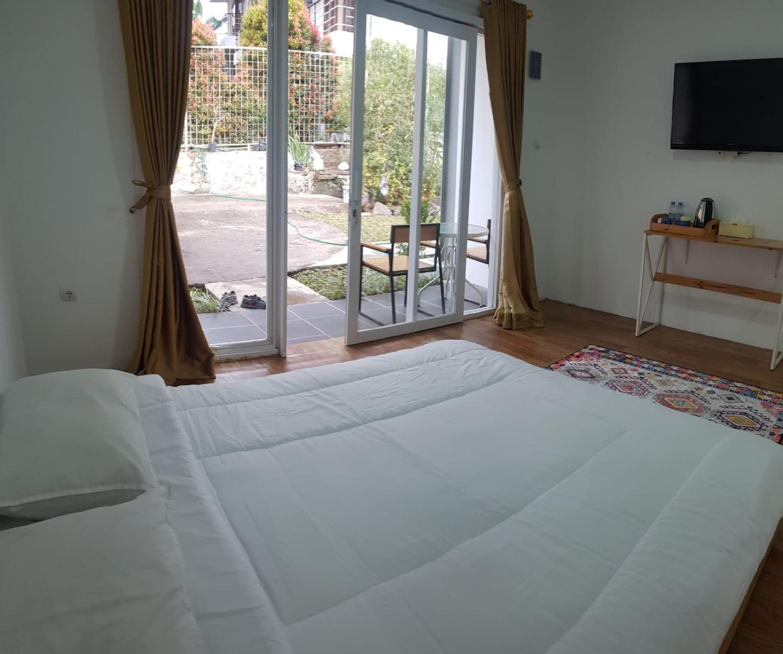 D'Journey Hotel Lembang Extérieur photo